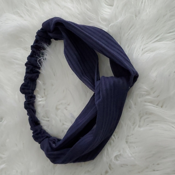 3/$15 Solid Elastic Stretchy Headband - Picture 3 of 6